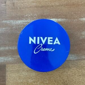 Nivea lotion made in Germany  Nivea cream
400ml
13.52oz
New